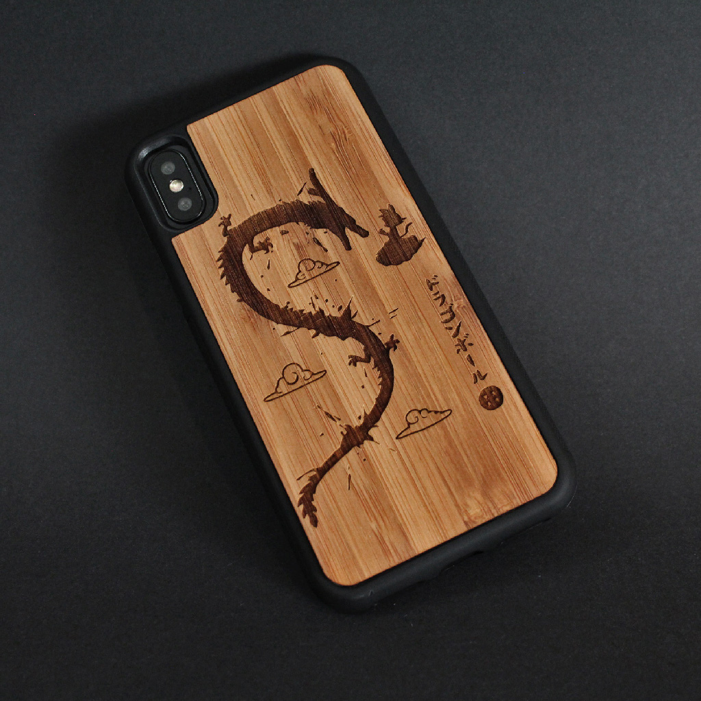 ArtCases.Co-Dragon6-iPhoneX-Funda-de-Madera-Bamu-Grabado.jpg