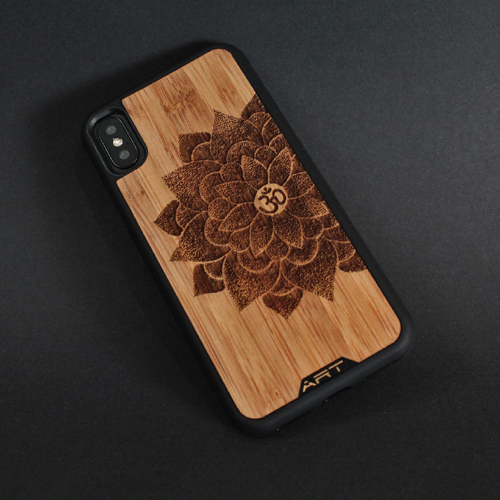 ArtCases.Co-Flor-de-Loto-iPhoneX-Funda-de-Madera-Bamu-Grabado-1.jpg