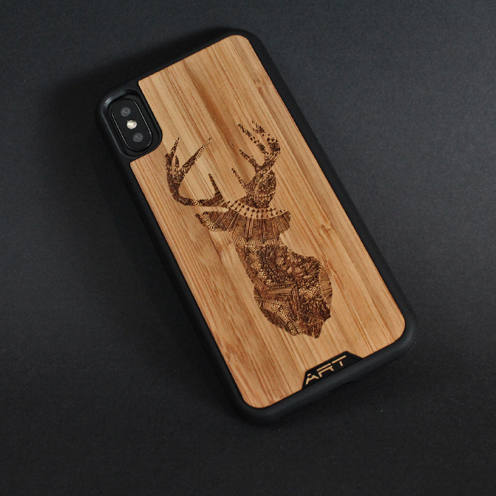 ArtCases.Co-Venado-iPhoneX-Funda-de-Madera-Bamu-Grabado-1.jpg